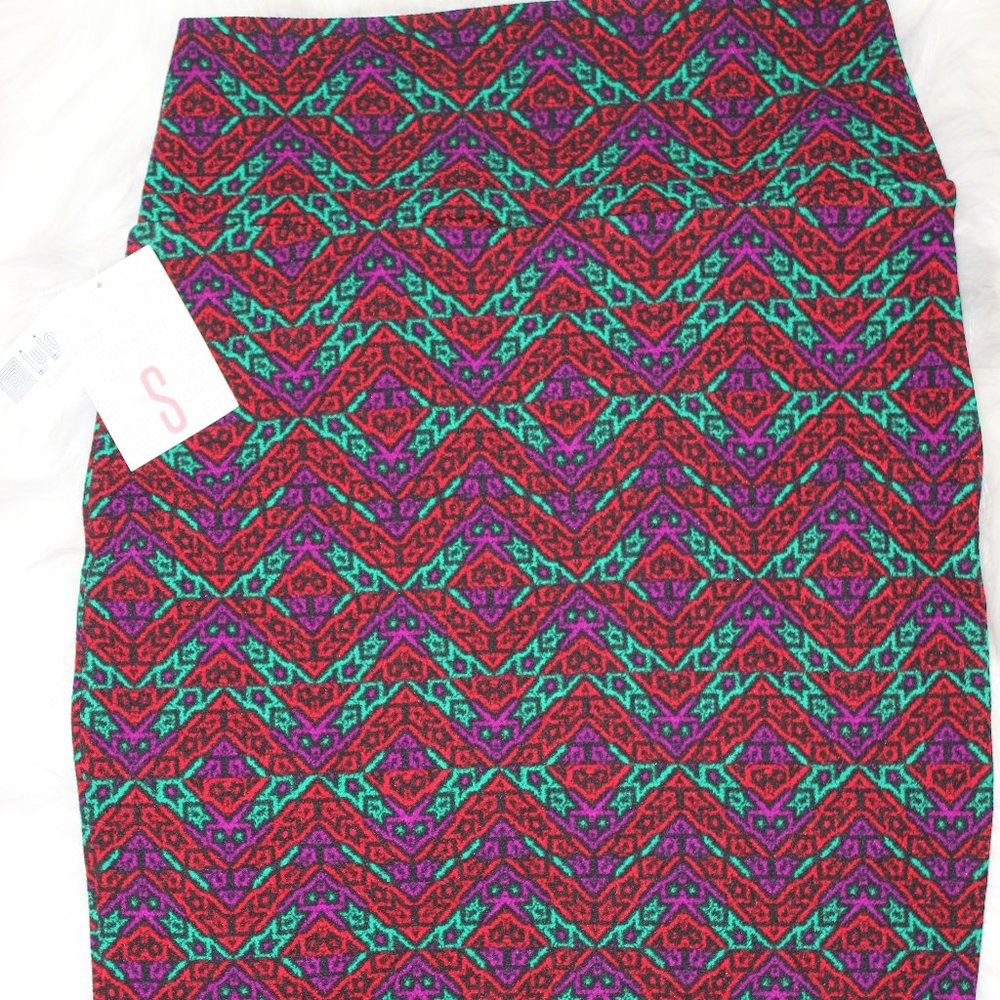 BNWT LULAROE CASSIE SKIRT SMALL